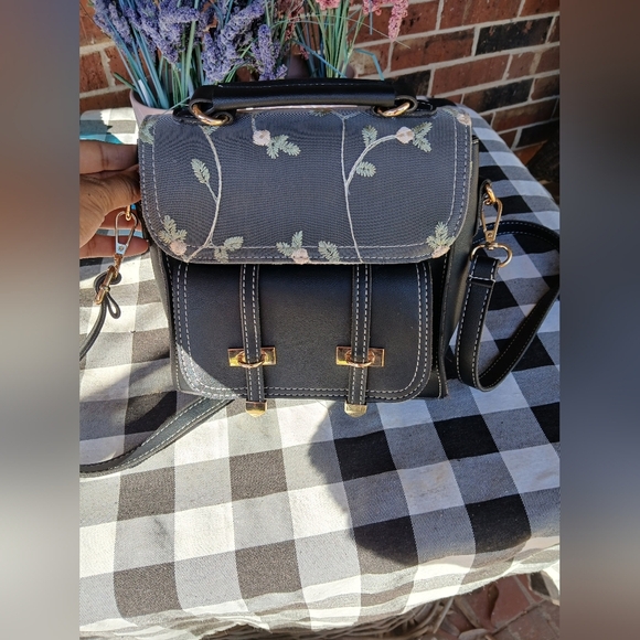 Floral Embroidered Black Crossbody Bag Black. Has Feet On Bottom. - Picture 3 of 9